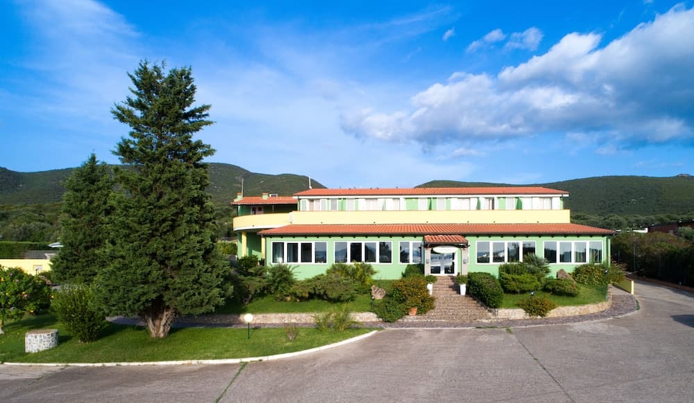 Lu' Hotel Porto Pino main