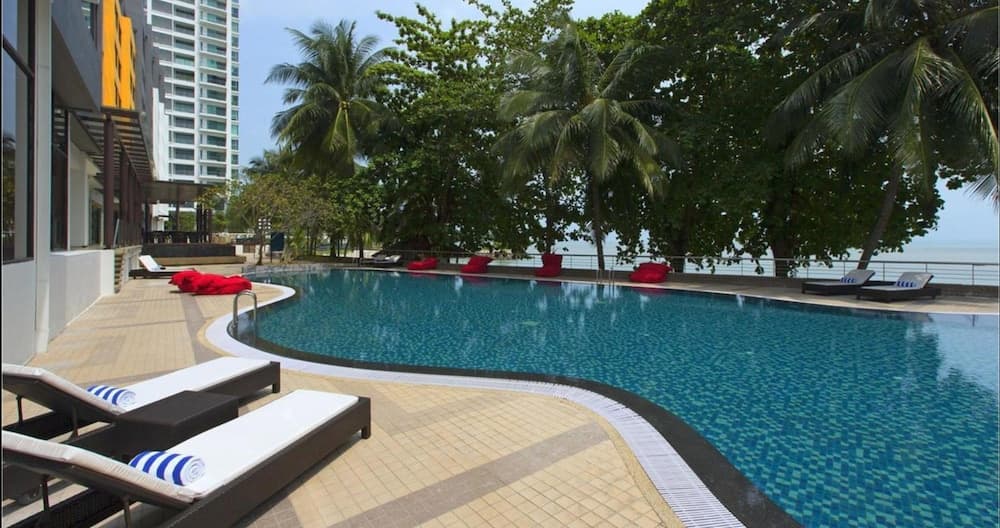 Mercure Penang Beach main