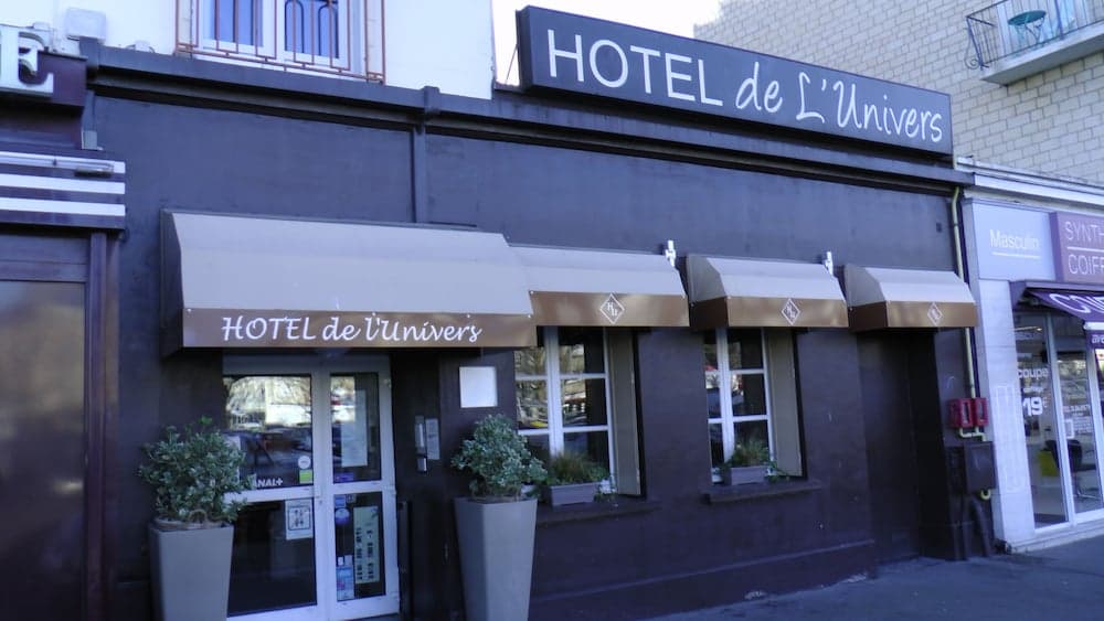L Univers Hotel main