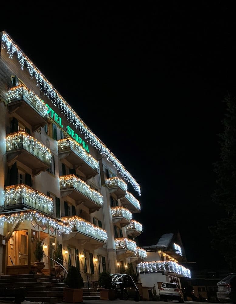Hotel Serena main