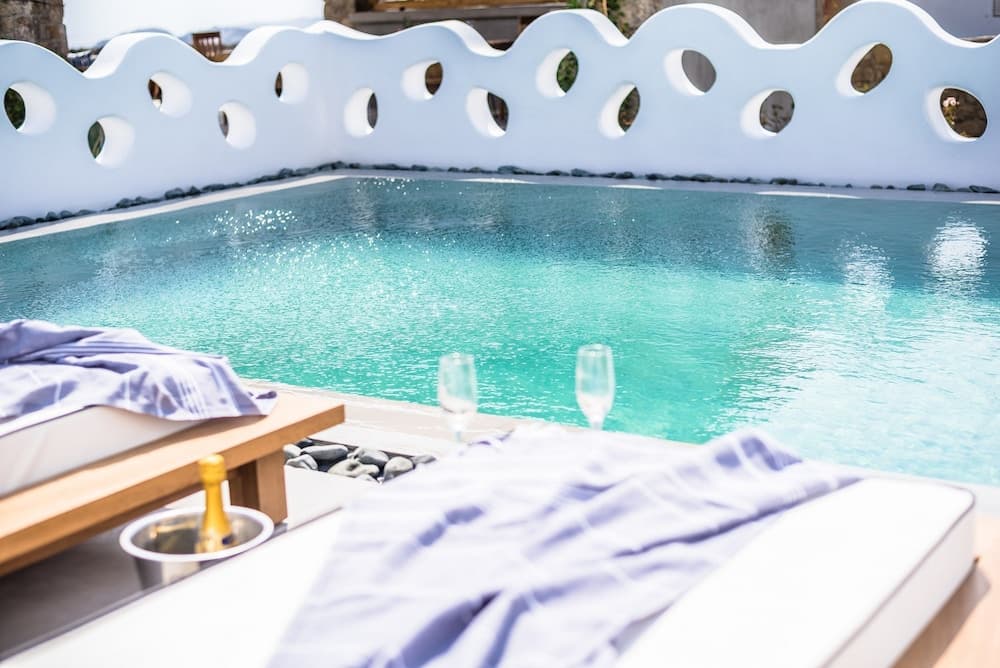 Portes Mykonos main