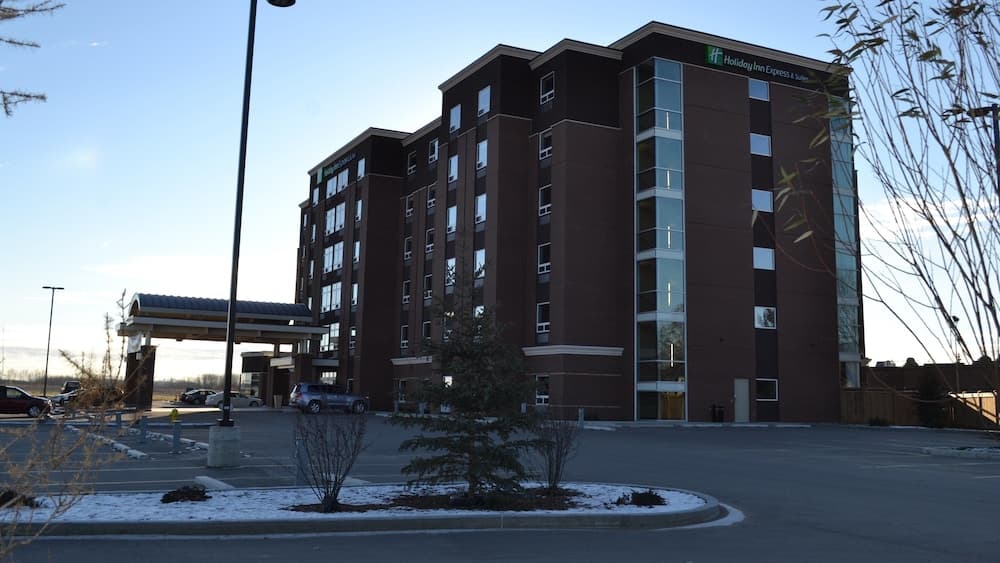 Holiday Inn Express & Suites Cold Lake main