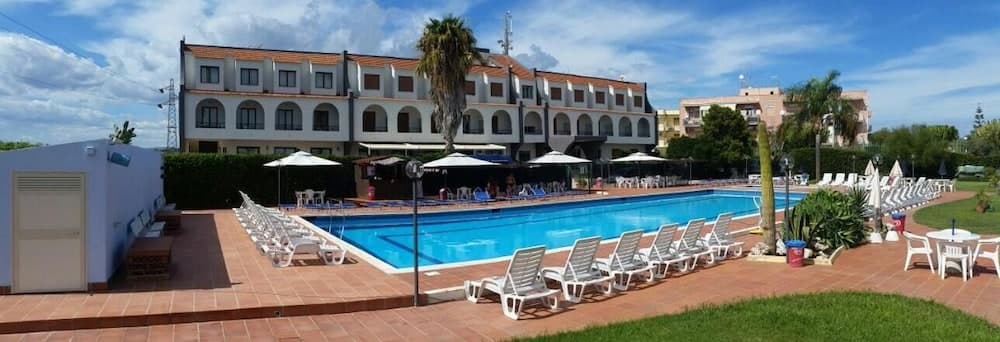 Hotel Relax main