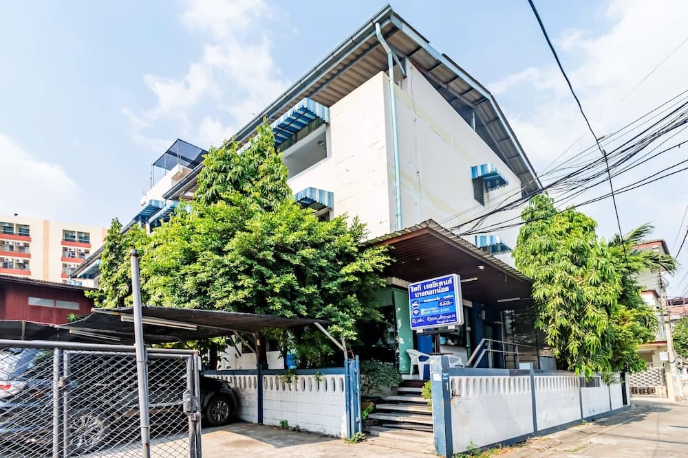 Riski Residence Bangkok-Noi main