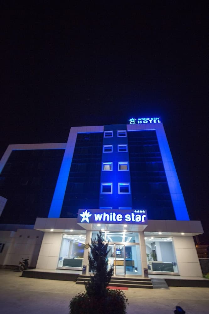 White Star Hotel main