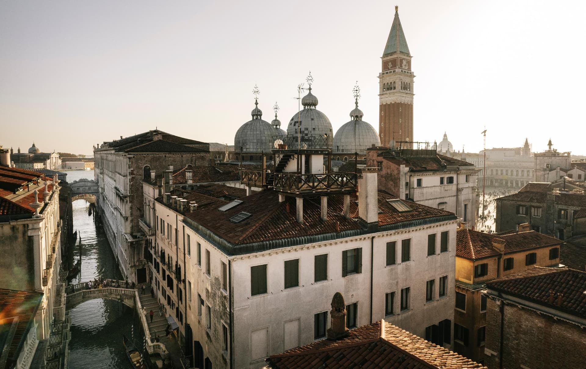Al Ponte Dei Sospiri main