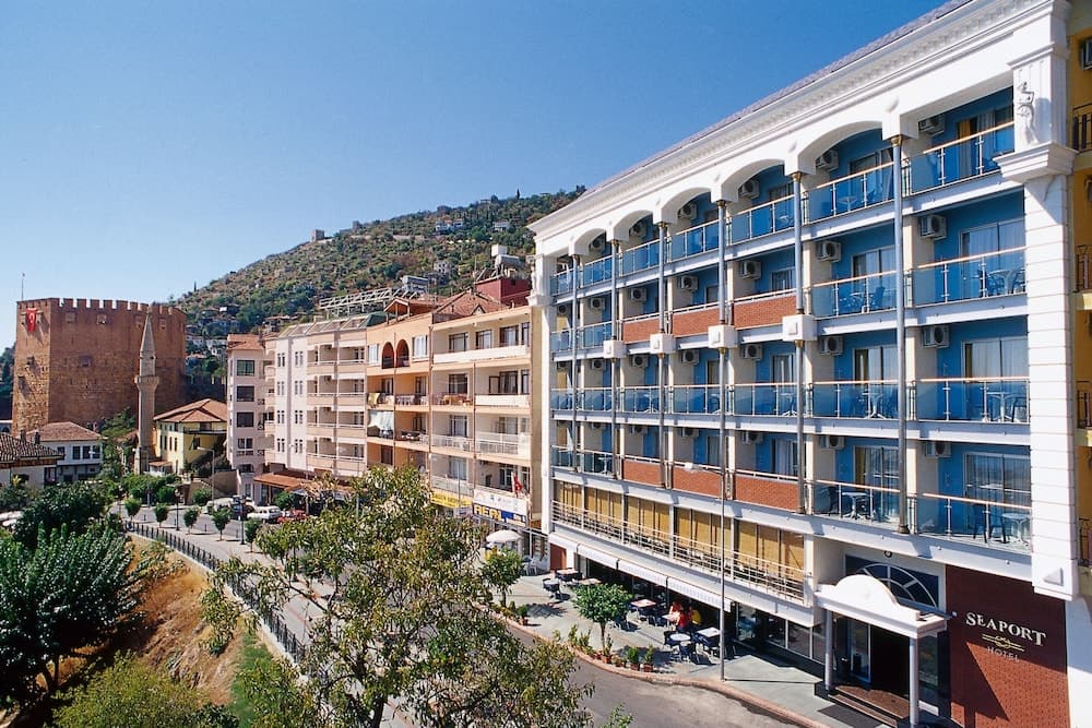 Numa Port Hotel main
