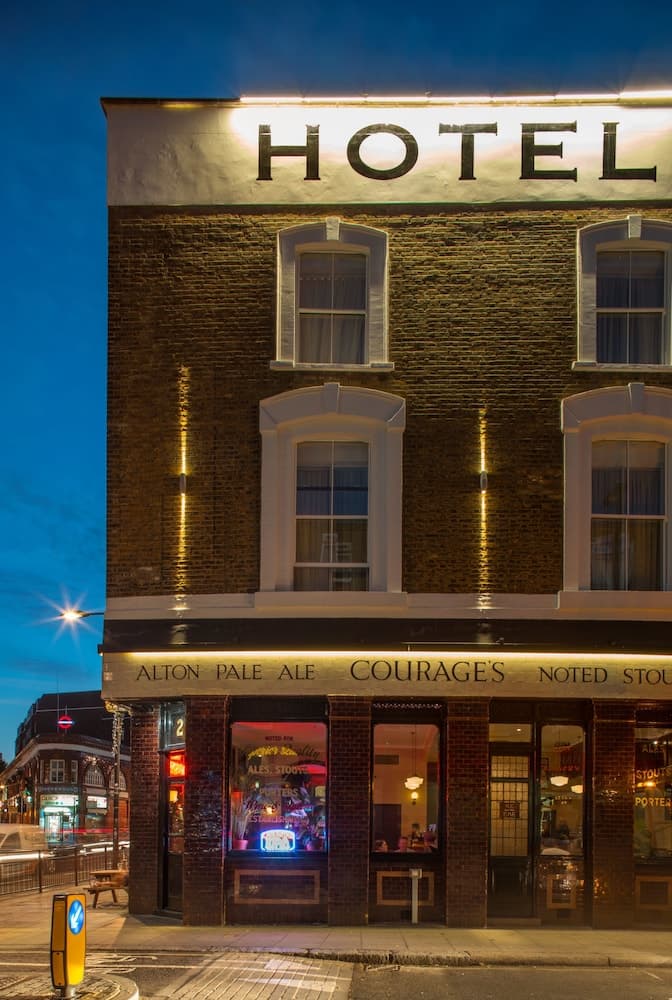 Camden Enterprise Hotel main