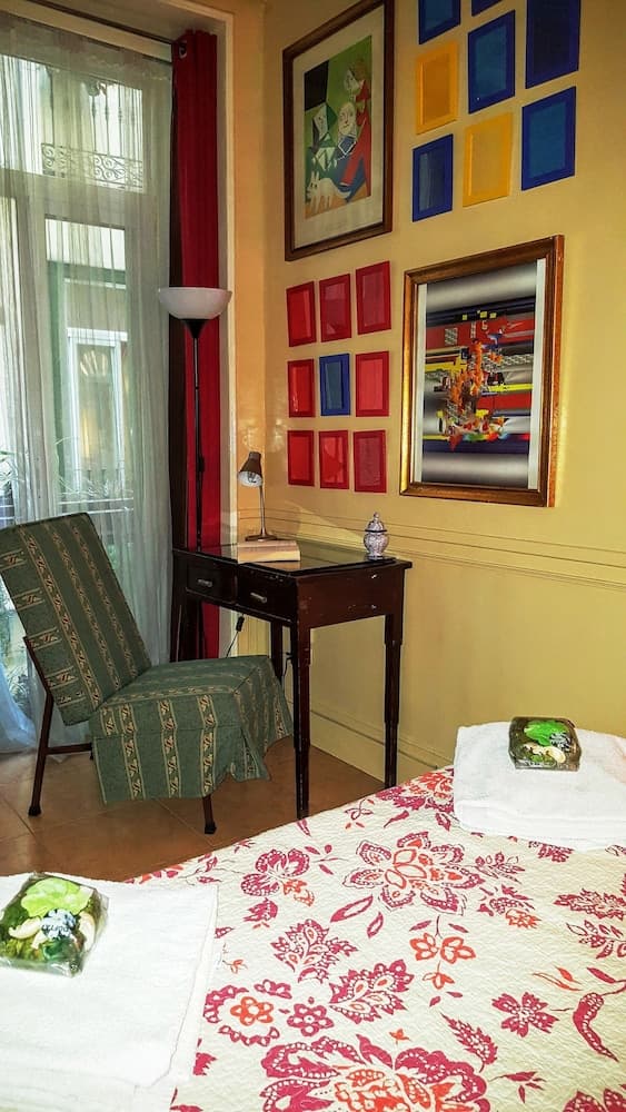 Hostal La Fontana main