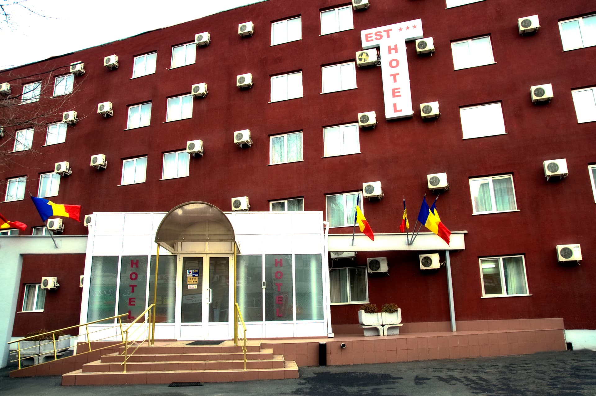 Hotel Est main