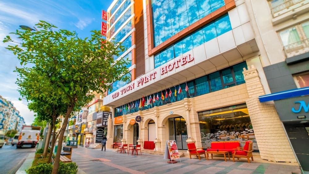 Old Town Point Hotel main