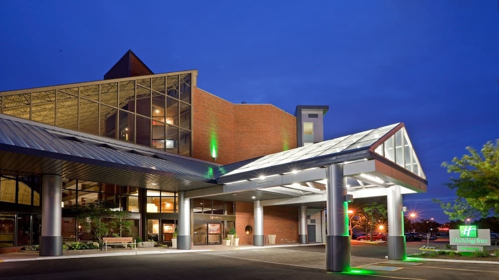 Holiday Inn Oakville (Centre) main