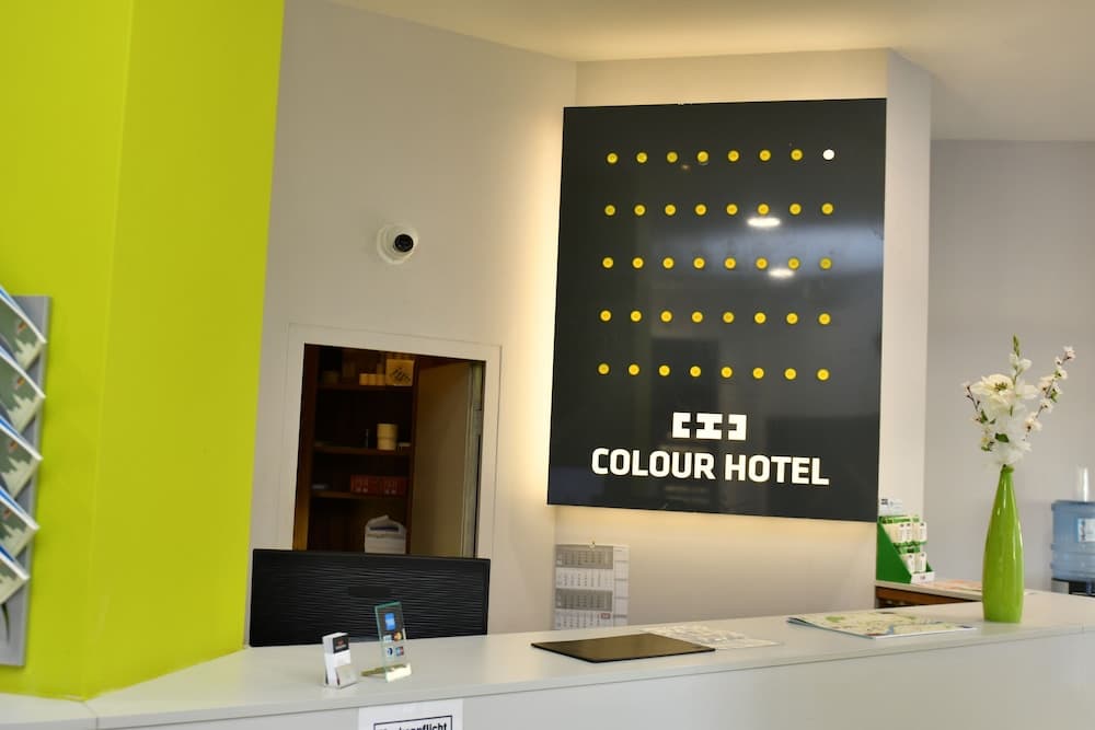 Colour main
