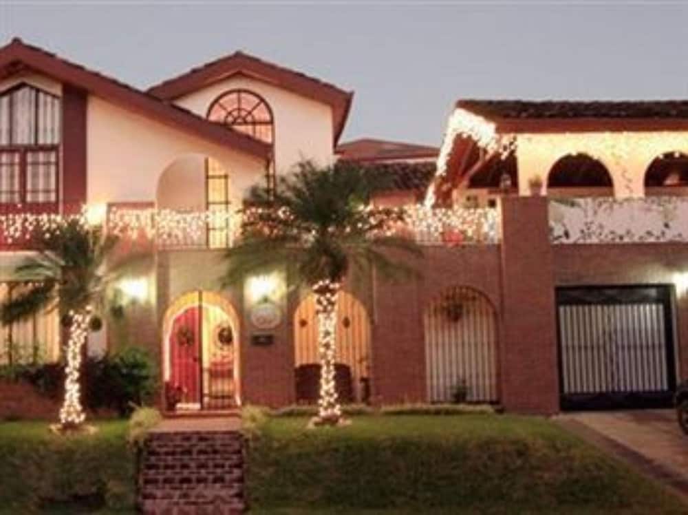 Cariari Bed & Breakfast main