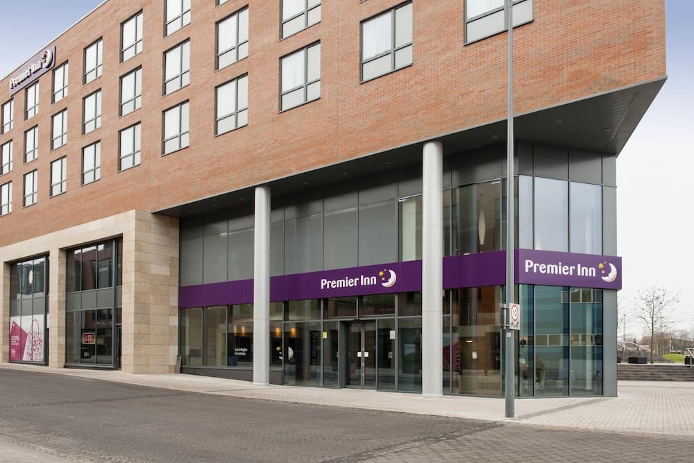 Premier Inn Birmingham South Longbridge Station main