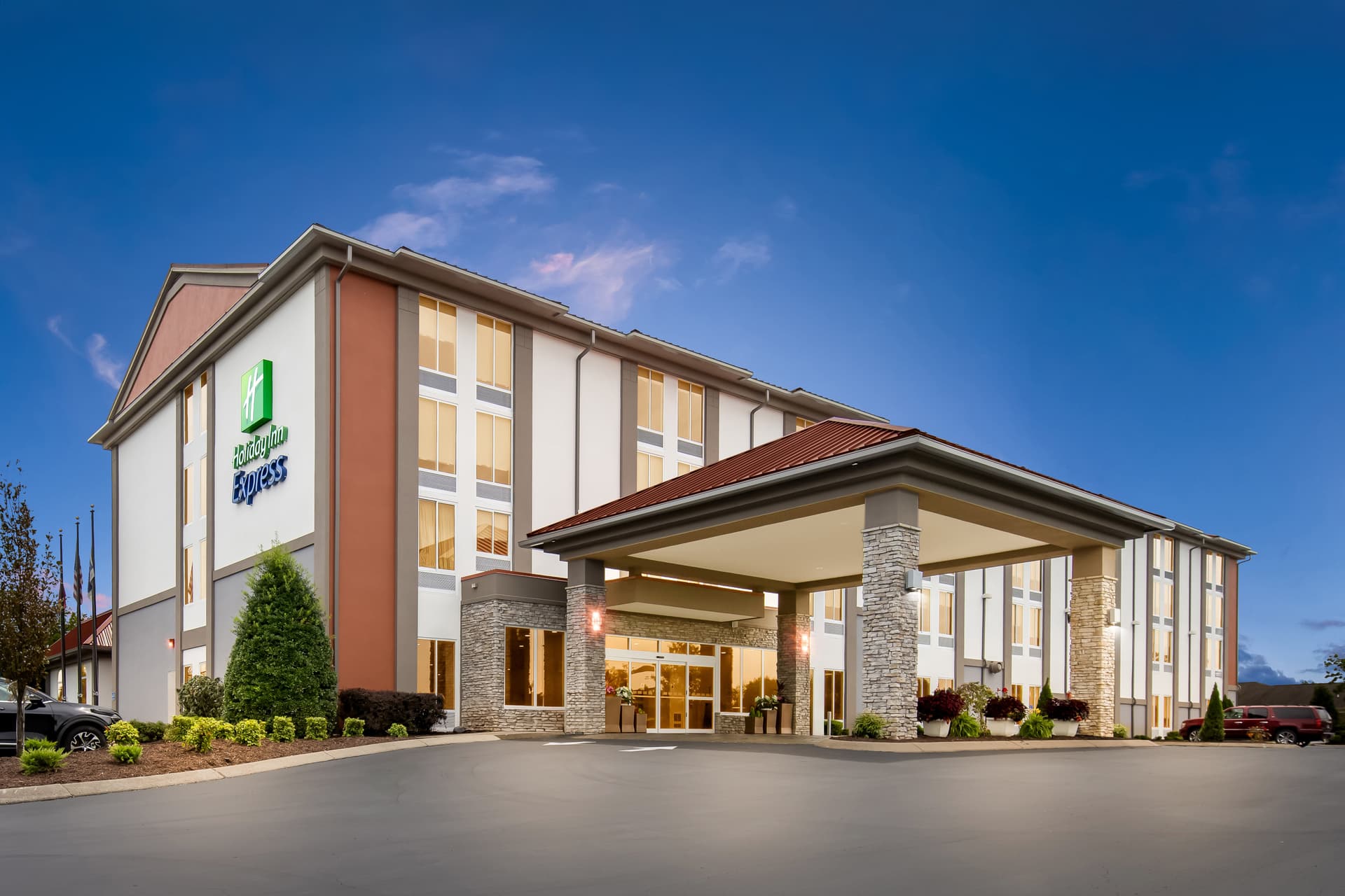Holiday Inn Express Nashville-Hendersonville main