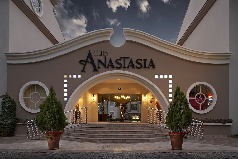 Club Anastasia main