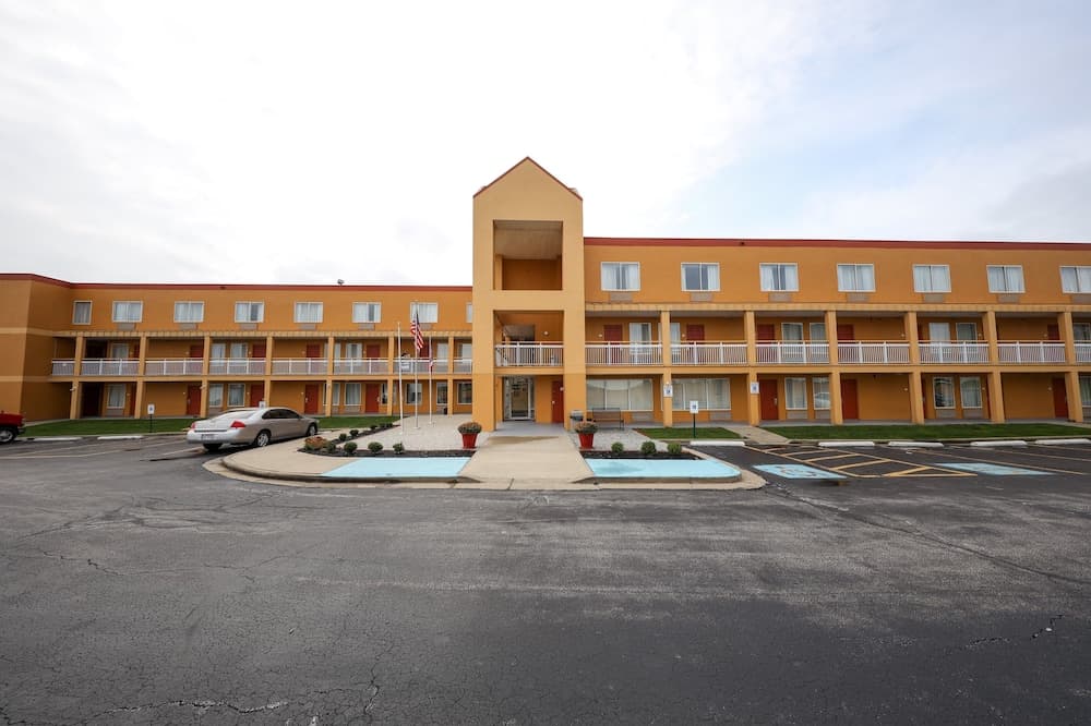 Copley Inn & Suites