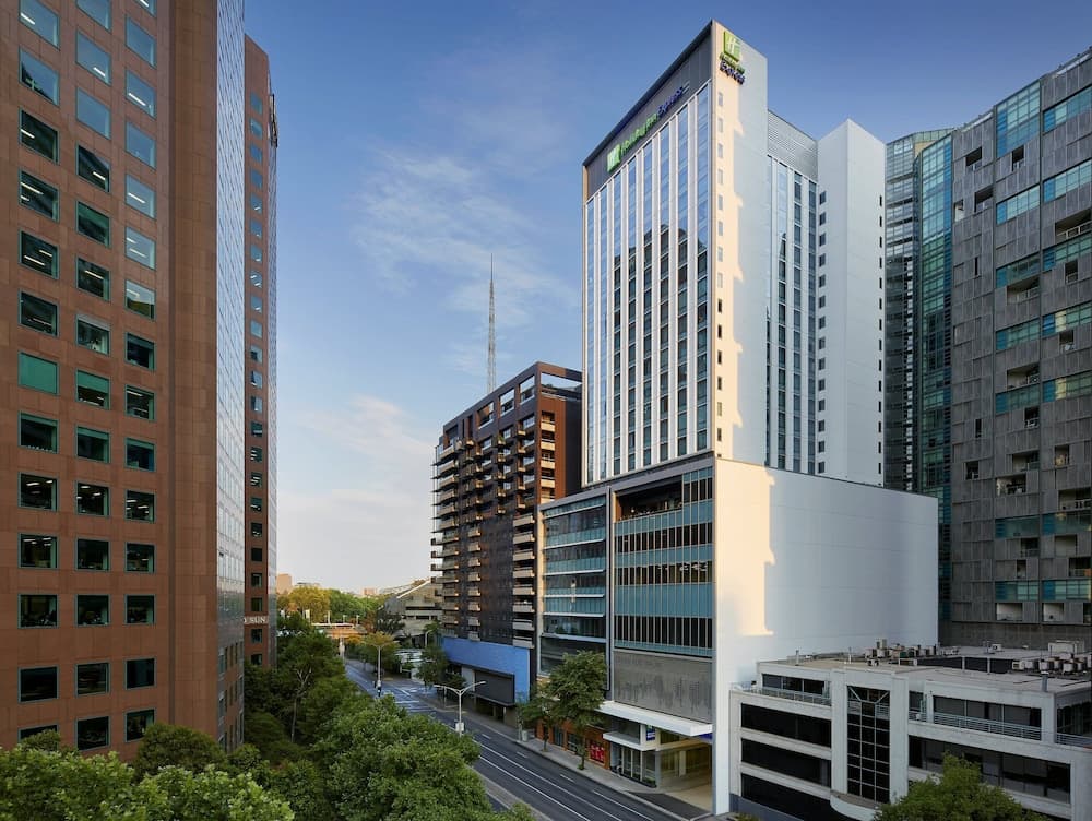 Holiday Inn Express Melbourne Southbank main