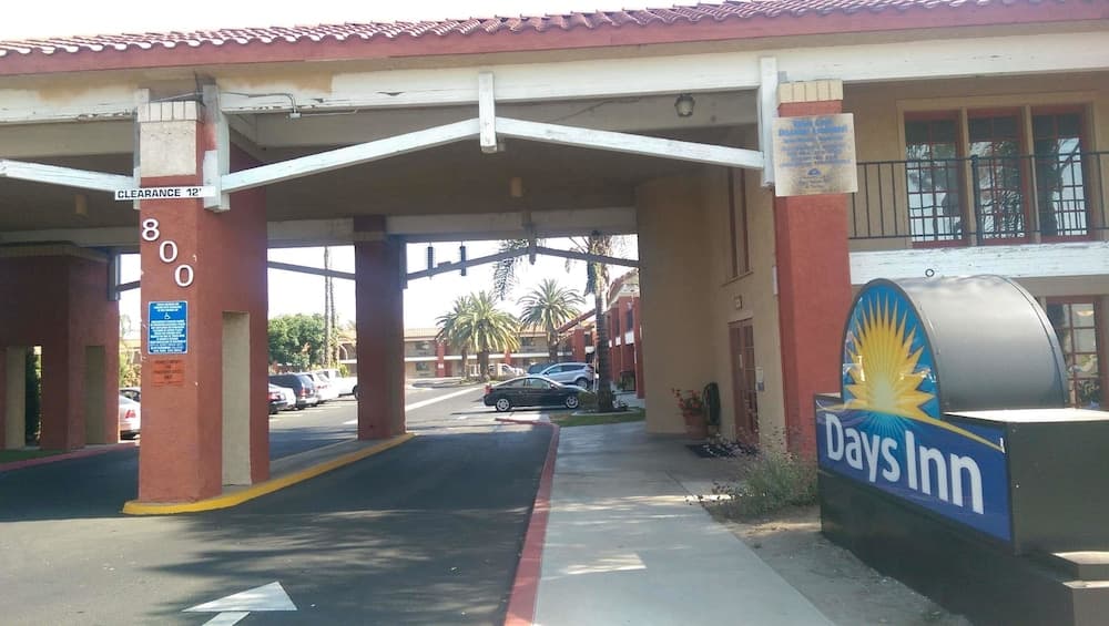 Days Inn By Wyndham Hemet main