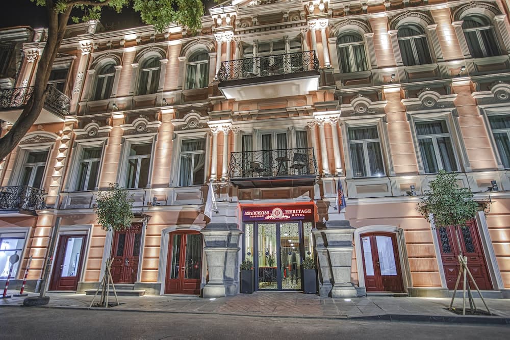 Heritage Hotel & Suites main