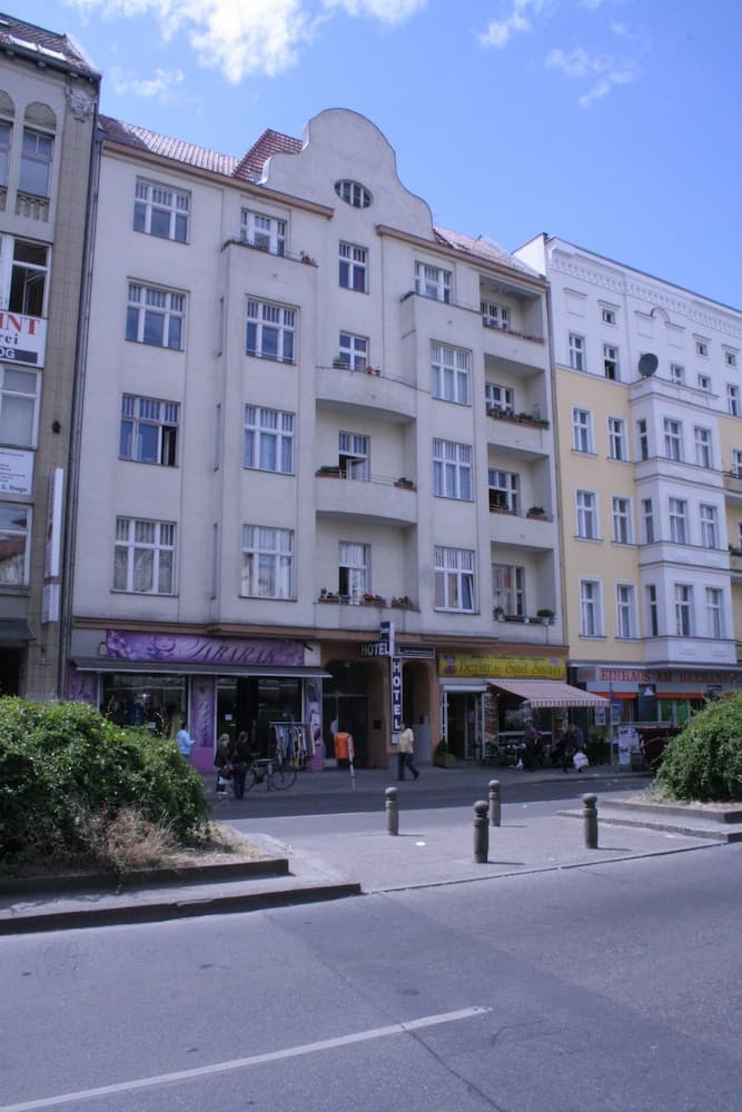 Hotel am Hermannplatz main