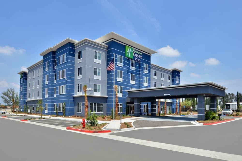 Holiday Inn Express & Suites Loma Linda- San Bernardino S main