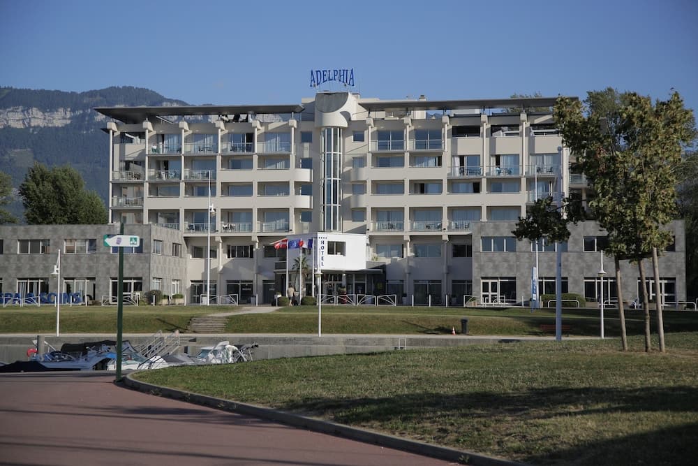 Logis Hôtel Adelphia main