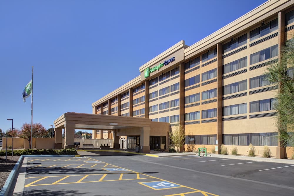 Holiday Inn Express Flagstaff main