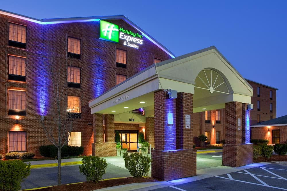 Holiday Inn Express And Suites I 95 Capitol Beltway main