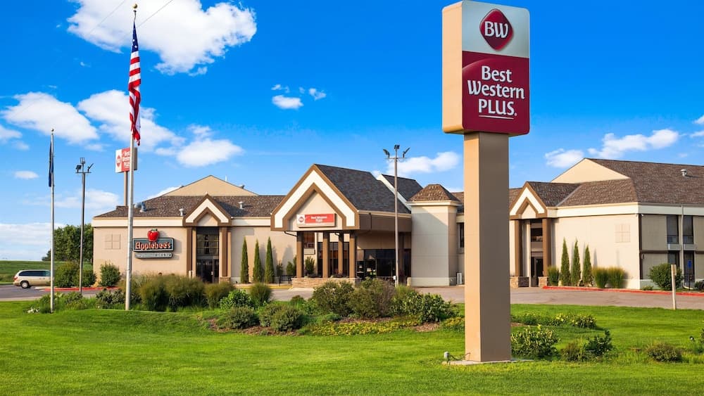 Best Western Plus York Hotel & Conference Center main