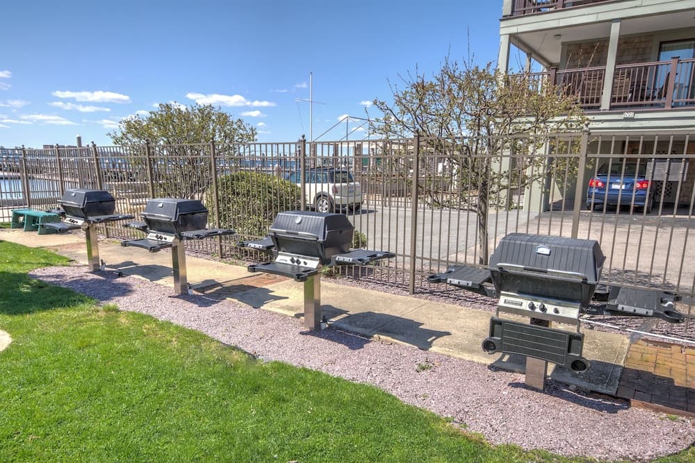 Club Wyndham Newport Onshore main