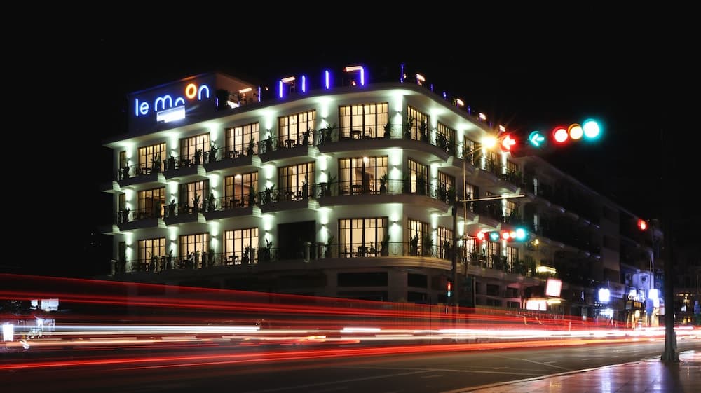 Amanjaya Pancam Suites Hotel main