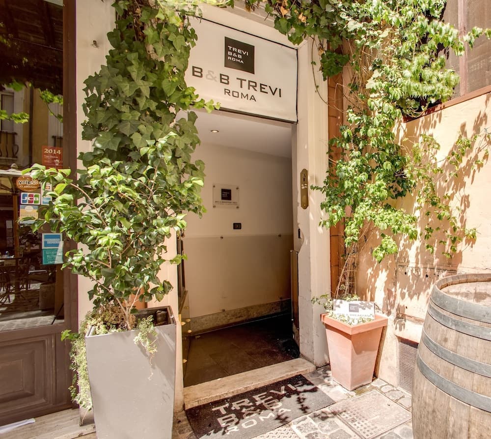 Trevi Beau Boutique Hotel main