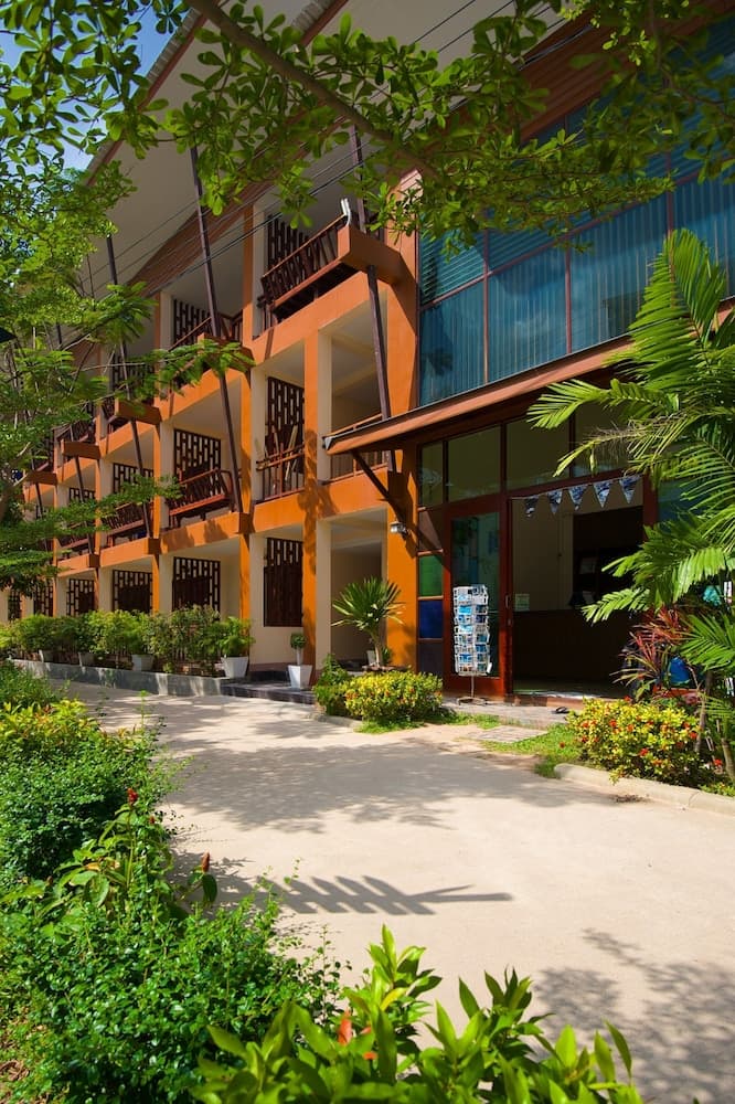 Wind Beach Resort main