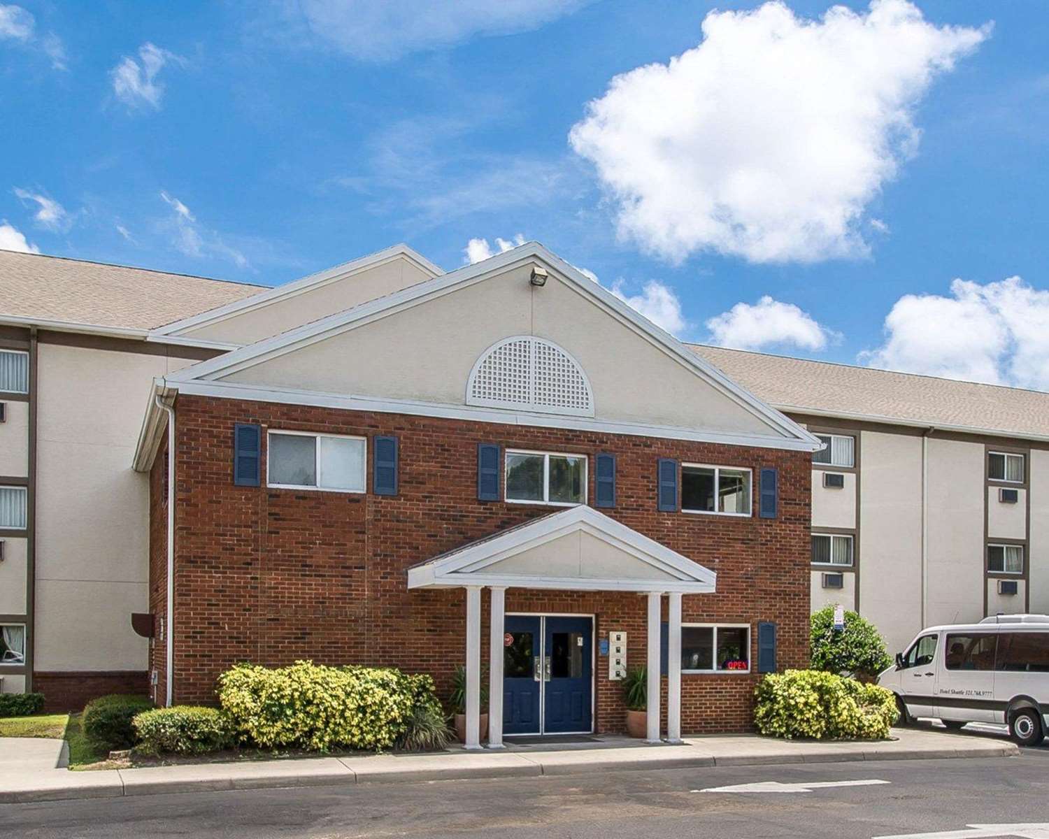 Suburban Studios Melbourne Airport main