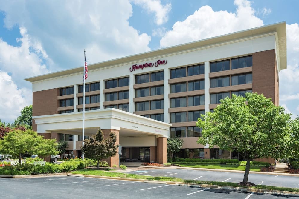 Hampton Inn Manassas main