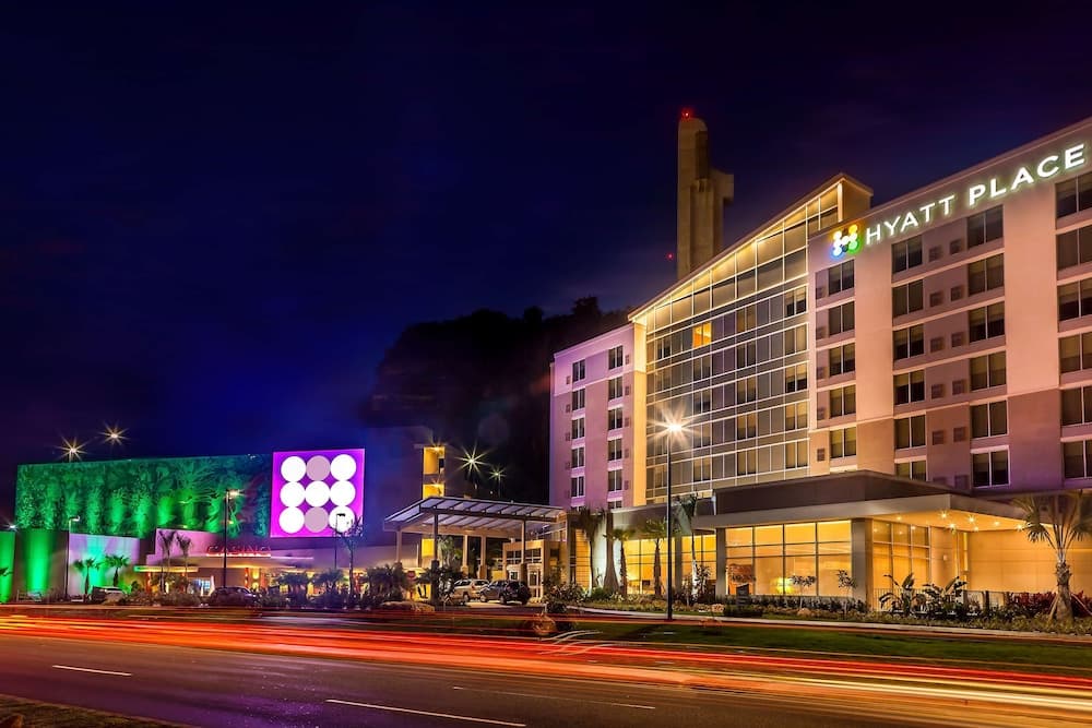 Hyatt Place Bayamón main