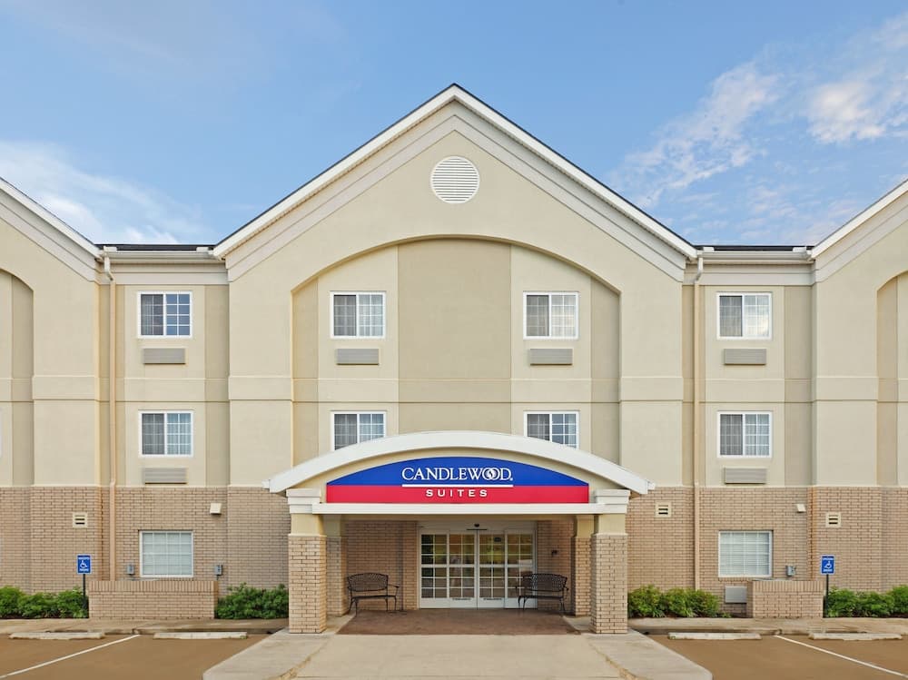Candlewood Suites Conway main