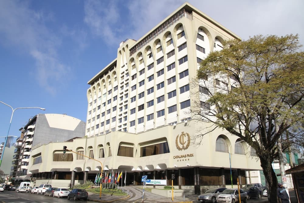 Hotel Catalinas Tucuman main
