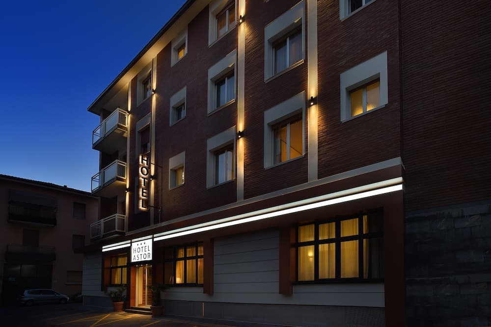Astor main