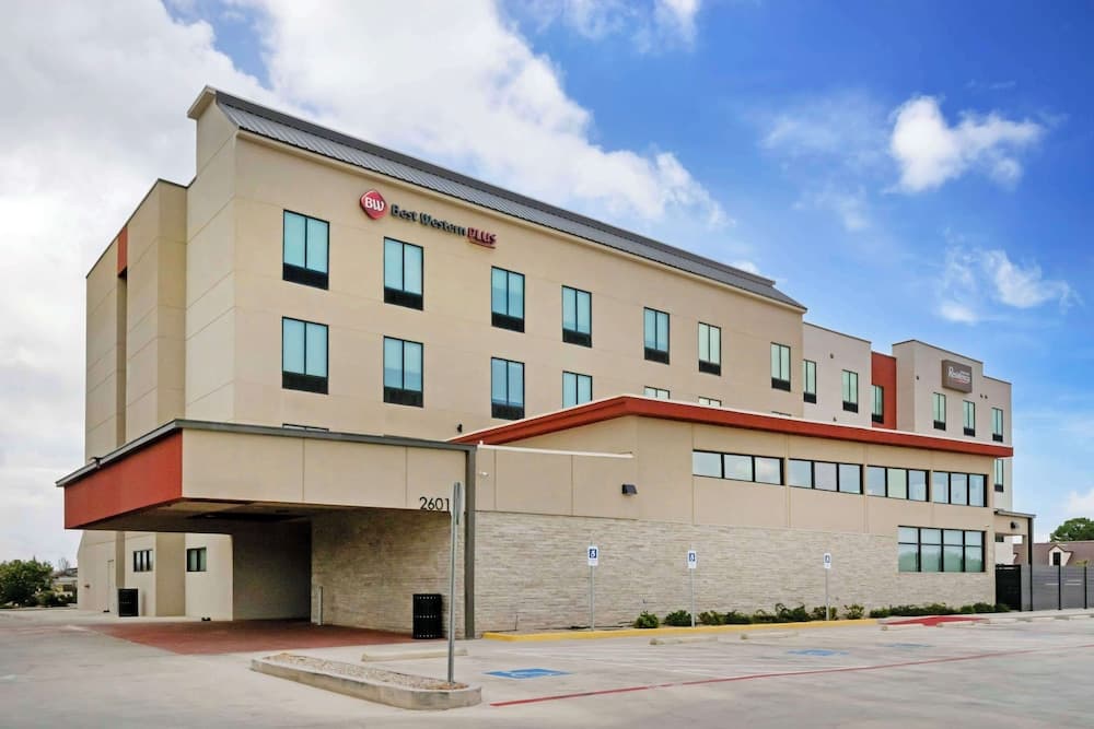 Best Western Plus Executive Residency Carlsbad Hot main