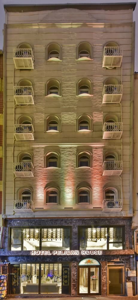 Pelican House Hotel main