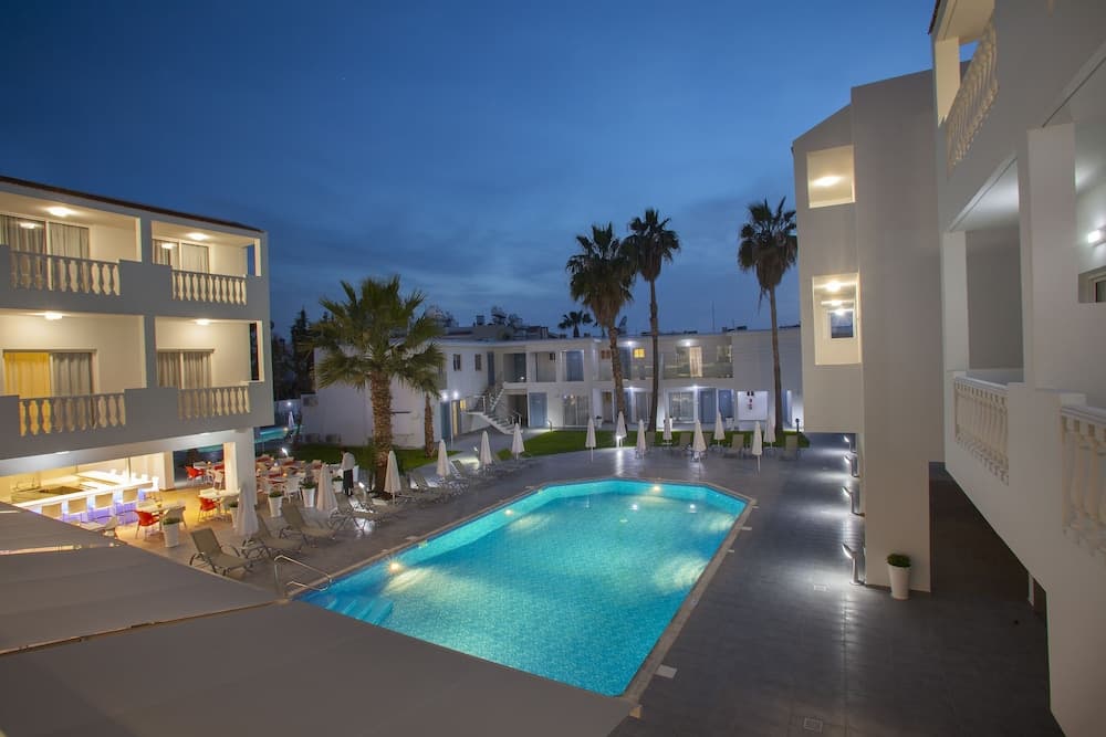 Princessa Vera Hotel Apts main