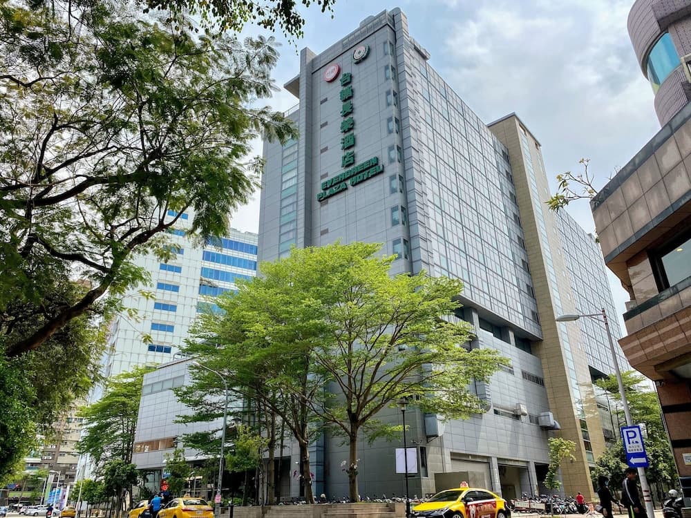 Evergreen Plaza Hotel main