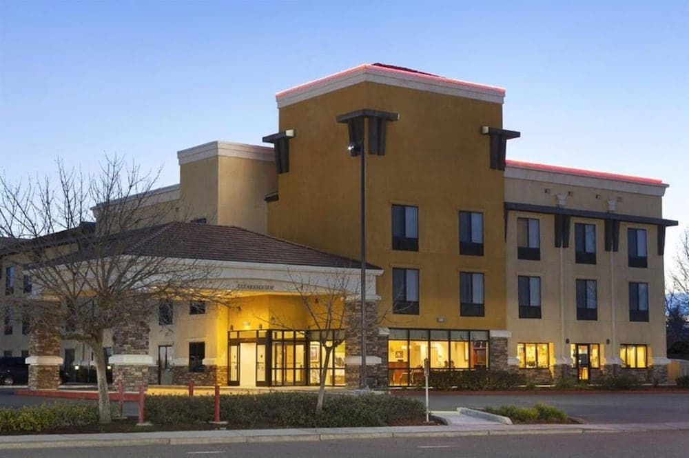 University Hotel - Davis Area by IHG main