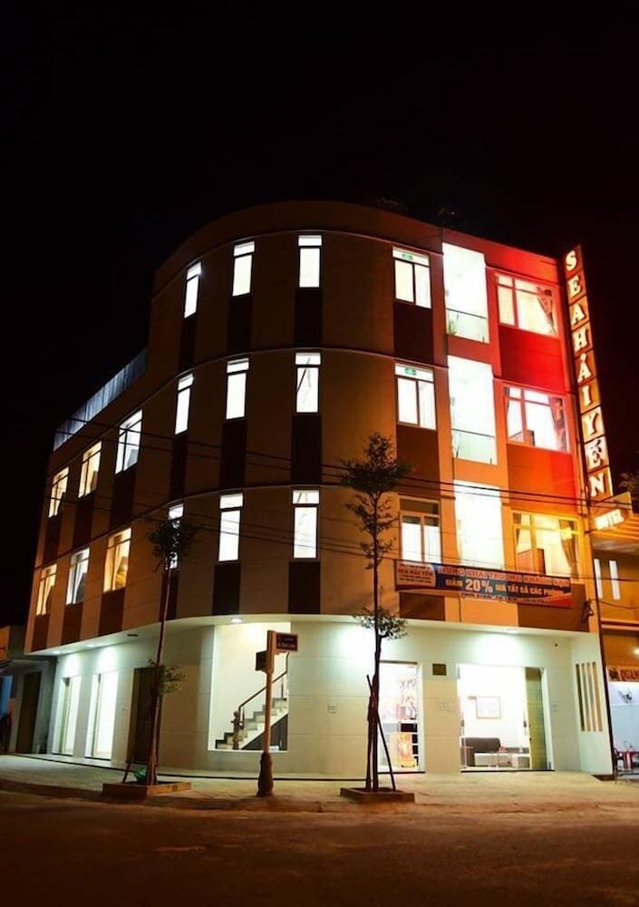 Sea Hai Yen Hotel main