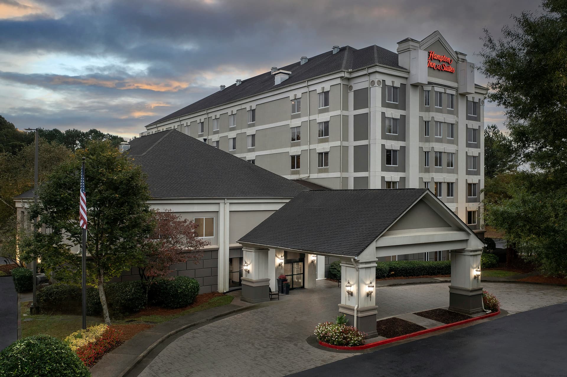 Hampton Inn & Suites Alpharetta main