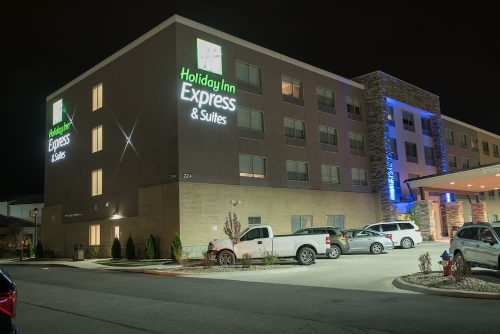 Holiday Inn Express & Suites Merrillville main