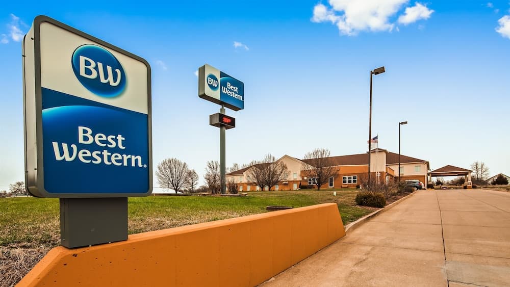 Best Western Teal Lake Inn main